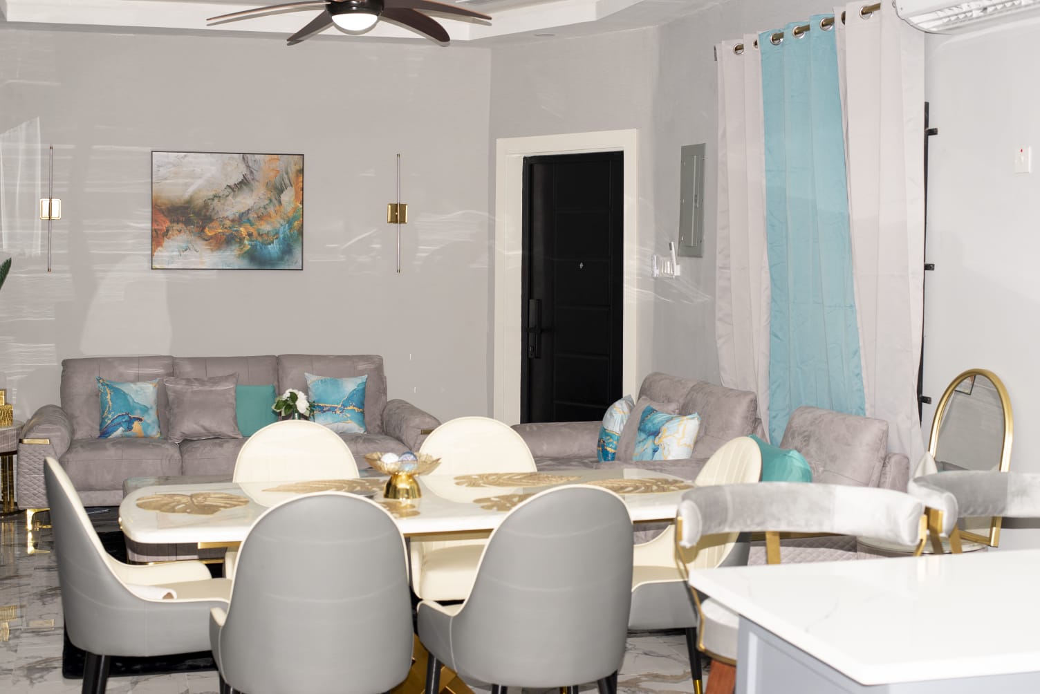 Sheluxe B